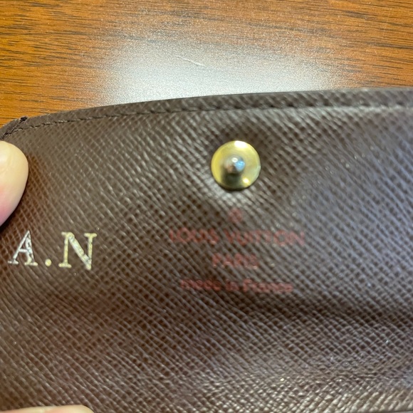 Clearance! Authentic Louise Vuitton Damier Ebony Key Holder. - Picture 10 of 13